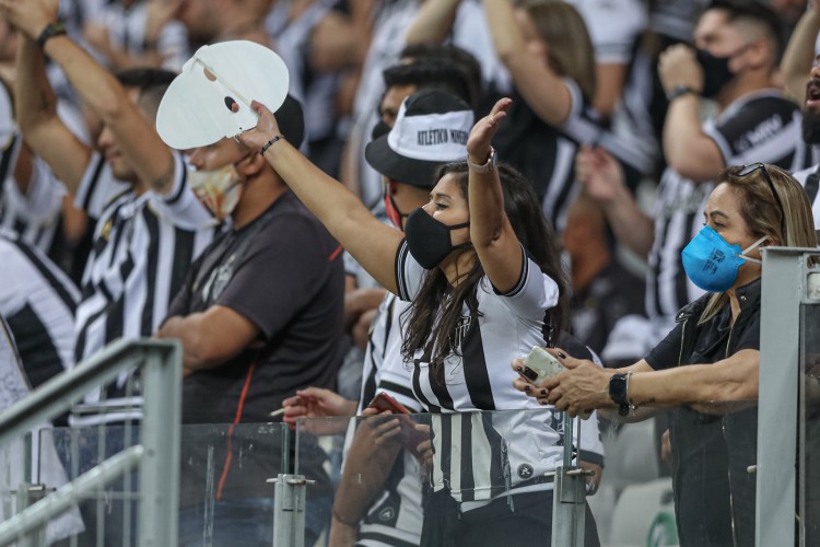 Torcedores na arquibancada do Mineirão no jogo Atlético-MG x River Plate, pela Copa Libertadores 2021