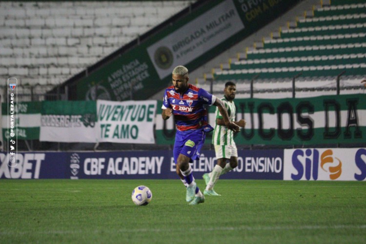 Romarinho no empate por 1 a 1 diante do Juventude pela Série A.