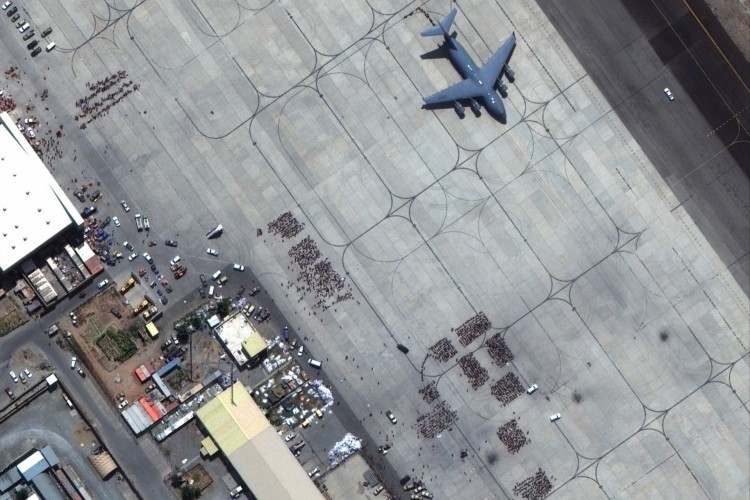 Vista aérea do Aeroporto de Cabul, no Afeganistão