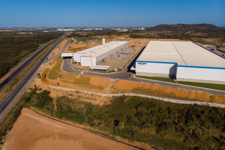 Obras no Centro de Distribuição da Amazon no Ceará, em Itaitinga