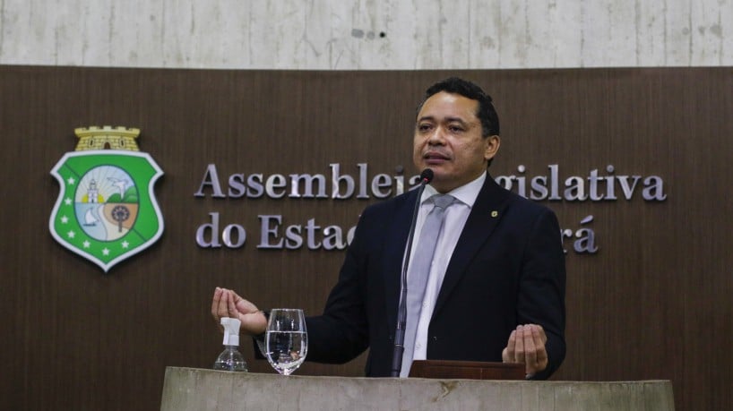 FORTALEZA, CE, BRASIL, 26.08.2021: Sessão parlamentar na Assembleia Legislativa do Ceará - Escolha do lider da CPI do superfaturamento do hospital de campanha. Dep. Tony Brito (Thais Mesquita/OPOVO)