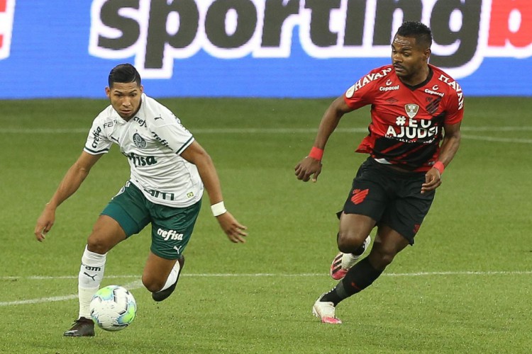 Entre os jogos de hoje, sábado, 28 de agosto (28/08), Palmeiras e Athletico-PR se enfrentam pela Série A do Brasileirão. 