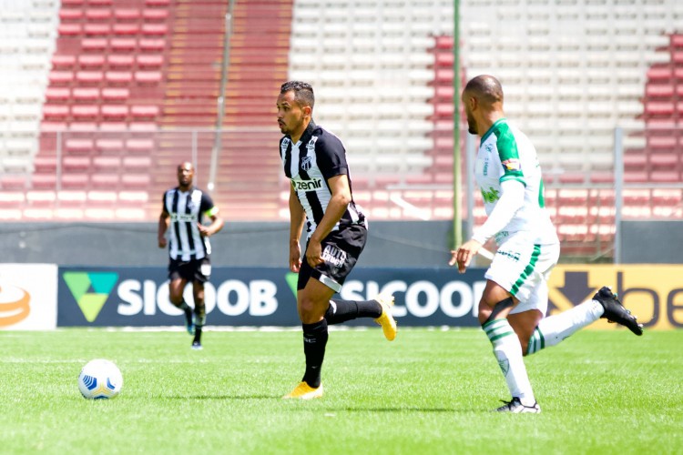 Belo Horizonte em 29 de agosto de 2021, Lance do jogo entre America mineiro x ceara, pelo campeonato brasileiro da seria a. Em destaque Lima