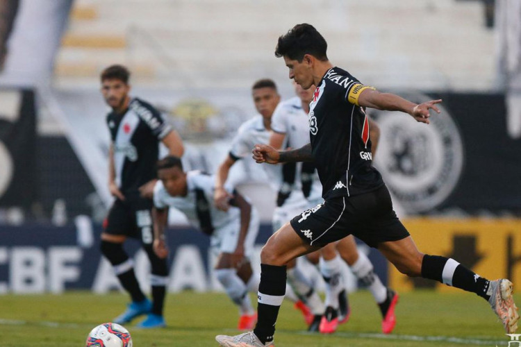 Vasco e Ponte Preta o se enfrentam pelo Brasileirão Série B 2022 hoje, 27; onde assistir ao vivo e horário do jogo. 