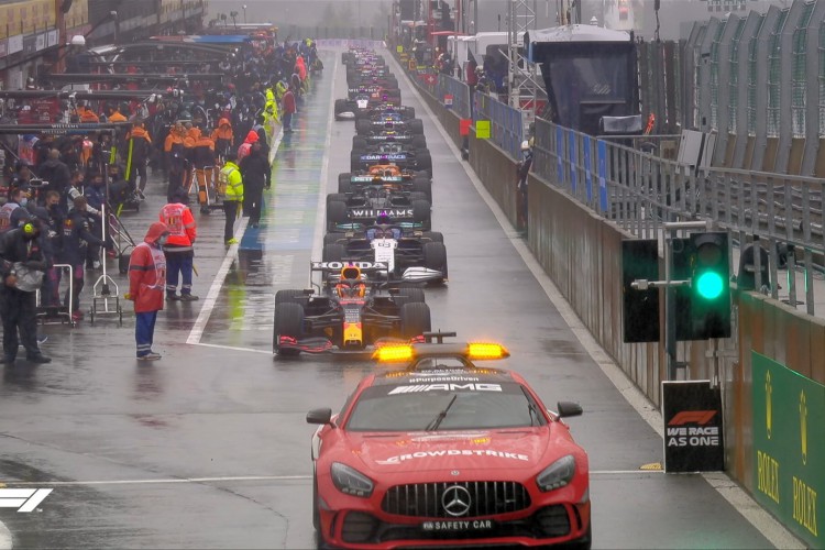 Largada partiu dos boxes e com a presença do Safety Car