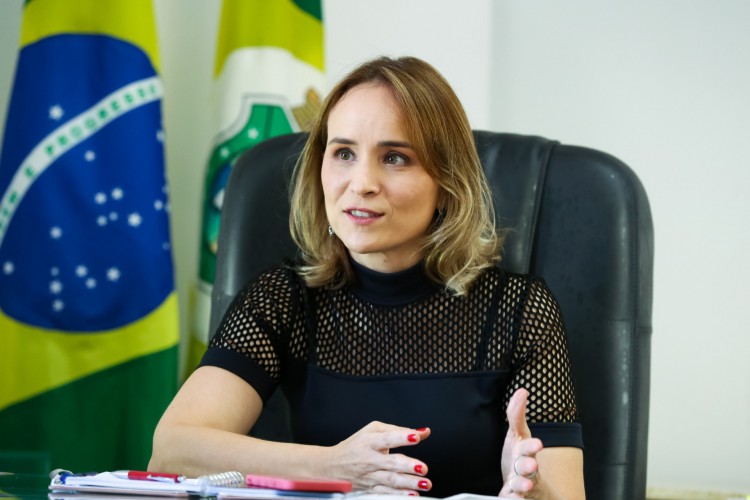 presidente do FNDE, Fernanda Pacobahyba