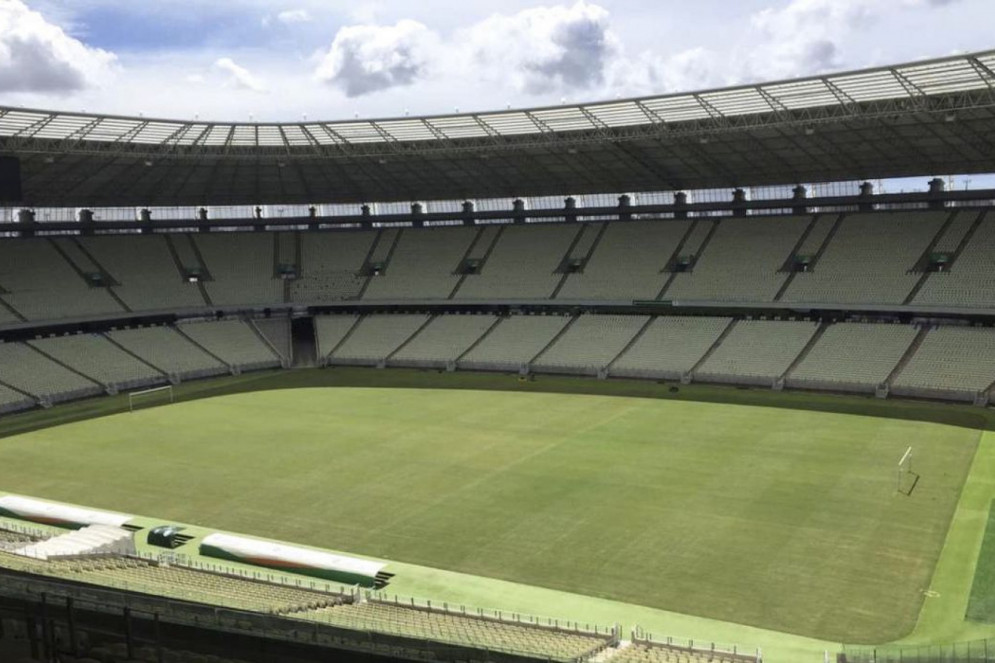 Com pausa nos jogos, Arena Castelão reforça manutenção do gramado -  Secretaria do Esporte