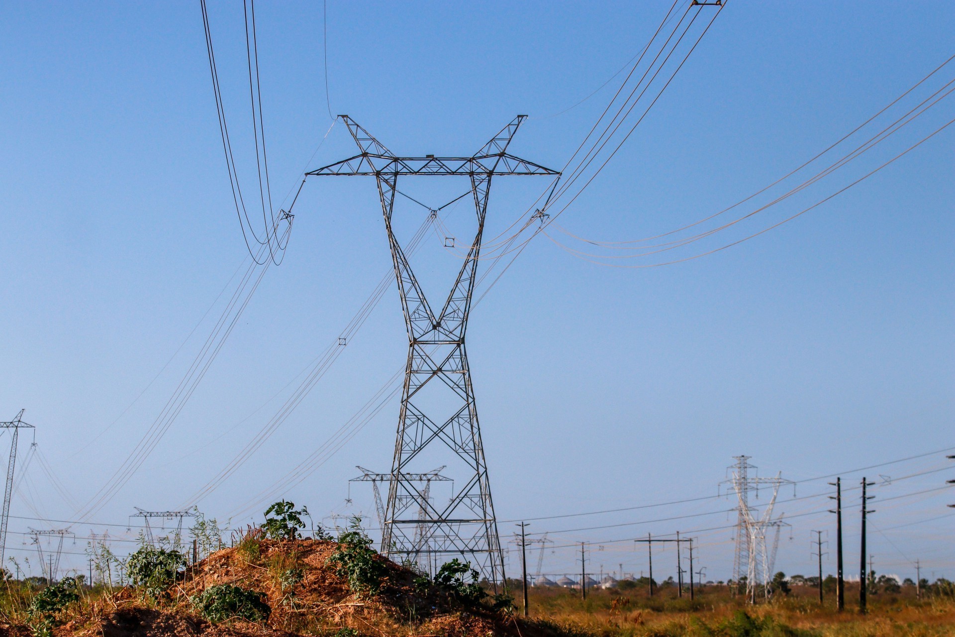 ￼ PROJEÇÃO do ONS é de que a carga de energia vai crescer 3,5% em 2023 (Foto: FCO FONTENELE)