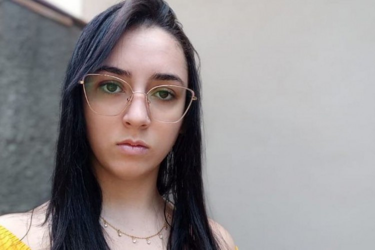 Após repercussão da frase "Já acabou, Jéssica?", a jovem Lara da Silva enfrentou bullying, caiu em depressão e abandonou a escola