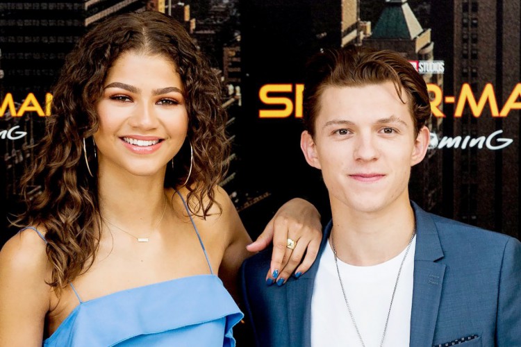 Tom Holland e Zendaya, que formam um par romântico em 