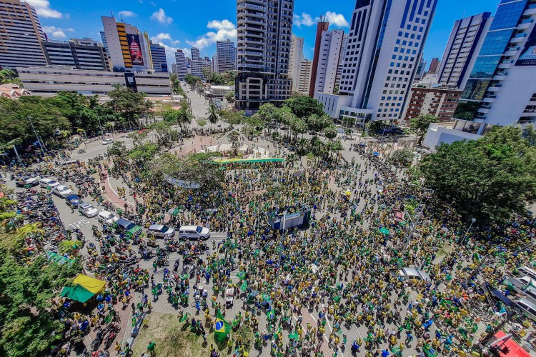 FORTALEZA-CE, BRASIL, 07-09-2021; Manifestação pró Bolsonaro na Praça Portugal