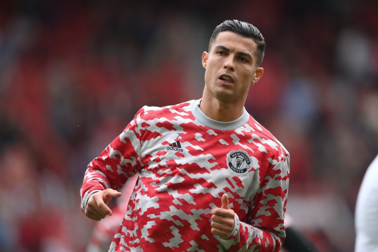 Cristiano Ronaldo em aquecimento antes do jogo Manchester United x Newcastle, em Old Traffor, pela Premier League