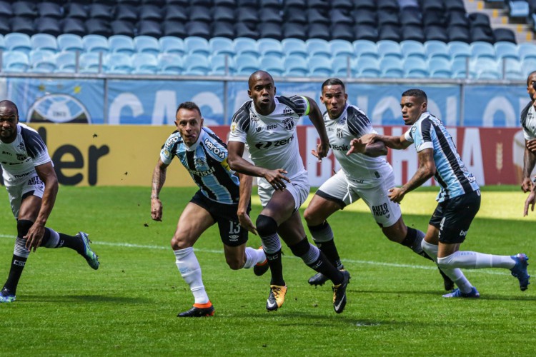 Ceará é derrotado por 2 a 0 pelo Grêmio, fora de casa, e permanece sem vencer fora de casa na Série A.