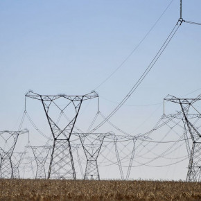 A licitação, na modalidade pregão eletrônico, visa contratar no mercado livre o fornecimento de energia de 575.907 MWh (Foto: Marcello Casal Jr/Agência Brasil)