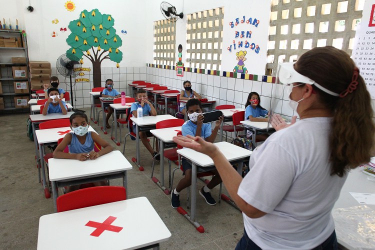 Foto de apoio ilustrativo. Profissionais atuarão no programa de recomposição da aprendizagem de alunos matriculados no 1º, 2º e 3º ano da rede municipal de Fortaleza