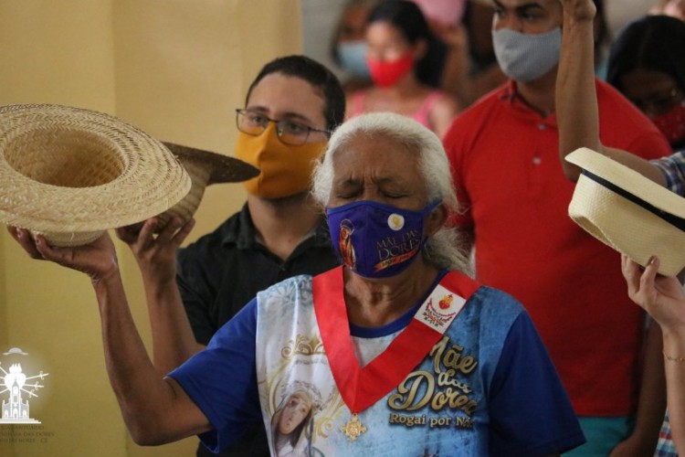 Celebração da "bênção do chapéu" encerra Romaria de Nossa Senhora das Dores em Juazeiro do Norte 