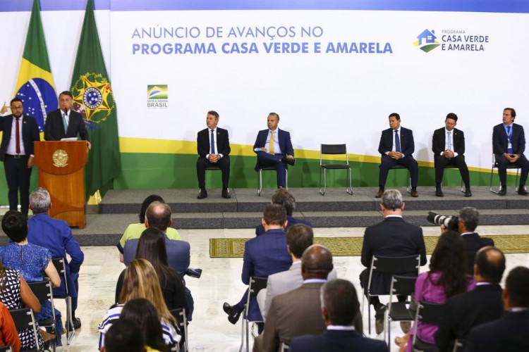 Governo anuncia avanços no programa federal de habitação, o Casa Verde e Amarela.