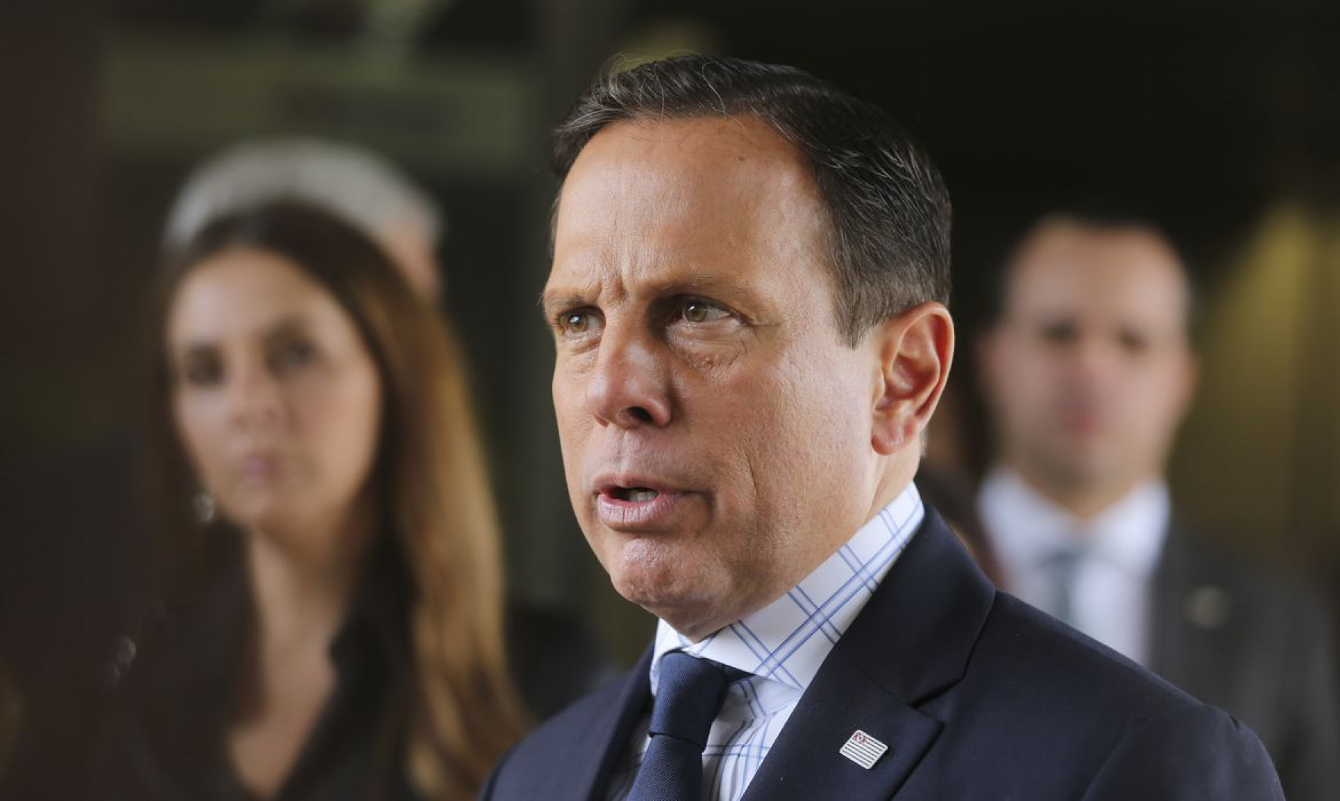 O governador de São Paulo, João Doria, fala à imprensa, após encontro com o presidente em exercício  , General Hamilton Mourão (Foto: Valter Campanato/Agência Brasil)