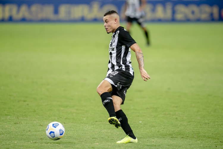 FORTALEZA, CE, BRASIL, 18-09.2021: Kelvin. Ceara x Santos, Campeonato Brasileiro, na Arena Castelão. em epoca de COVID-19. (Foto:Aurelio Alves/ Jornal O POVO)