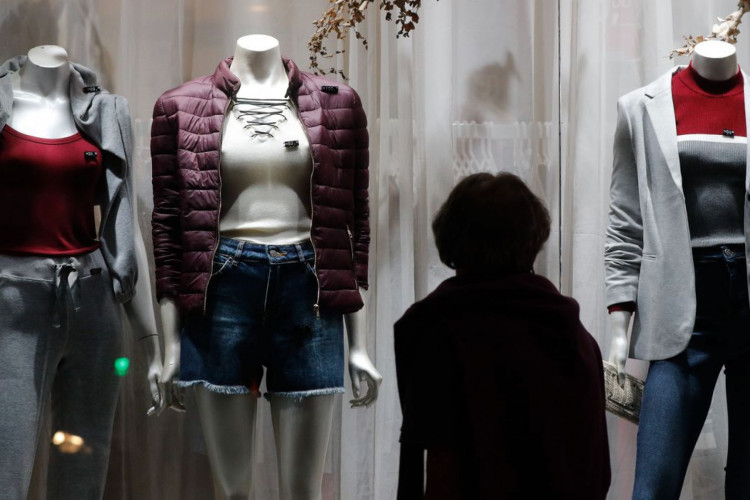 Rio de Janeiro - Vitrine de roupas em loja de rua, comércio no Centro do Rio. (Fernando Frazão/Agência Brasil)