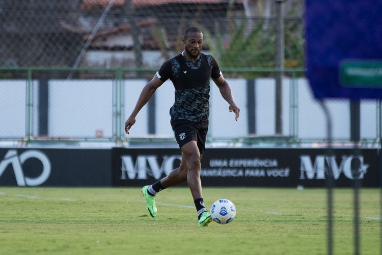 Zagueiro Luiz Otávio ficou de fora do último jogo do Ceará por lesão na panturrilha 