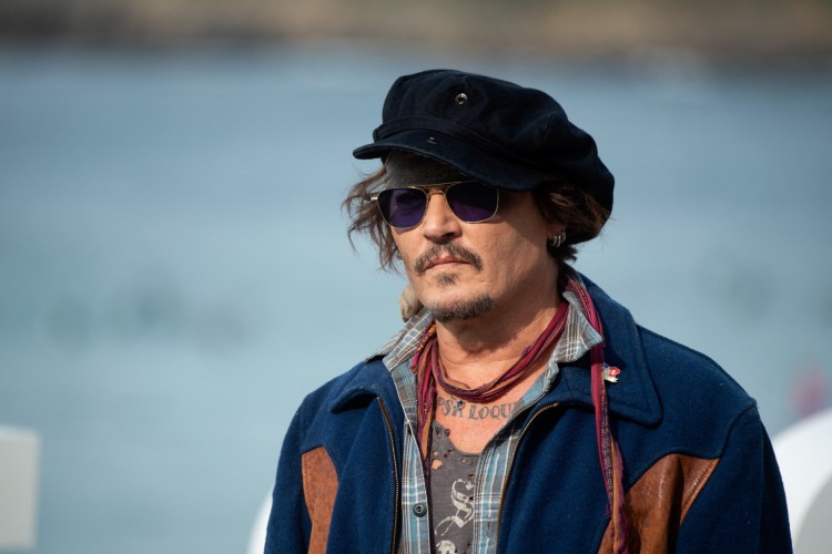 Ator Johnny Depp é encontrado inconsciente em hotel