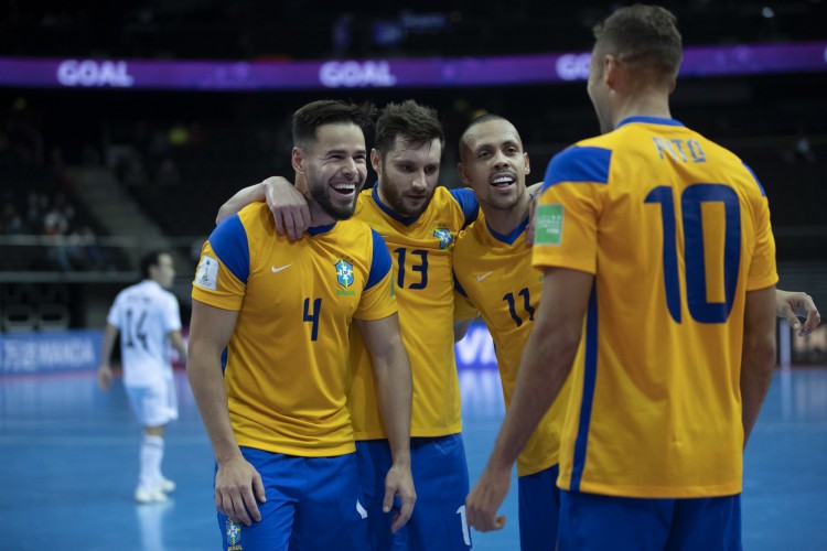 Brasil vence o Japão por 4 a 2 e avança para as quartas de final da Copa do Mundo de Futsal 2021.