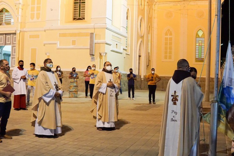 Em Canindé, fiéis poderão participar presencialmente da missa alusiva ao Dia de São Francisco, nesta segunda-feira, 4