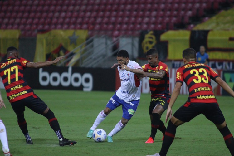 Sport e Fortaleza em jogo válido pela 22° rodada do Campeonato Brasileiro 2022 