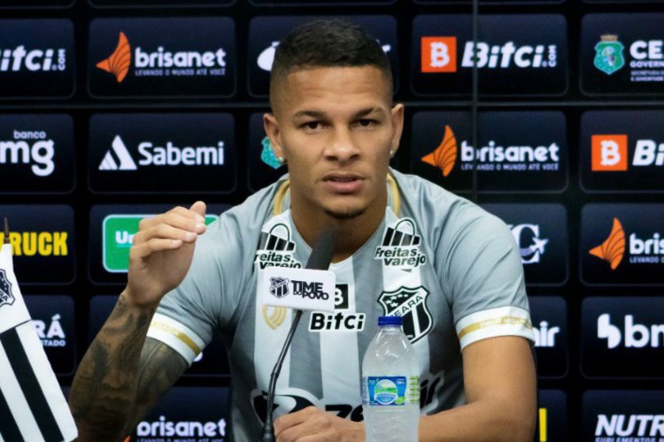 Igor Inocêncio foi apresentado como atleta do Ceará nesta segunda-feira, 27