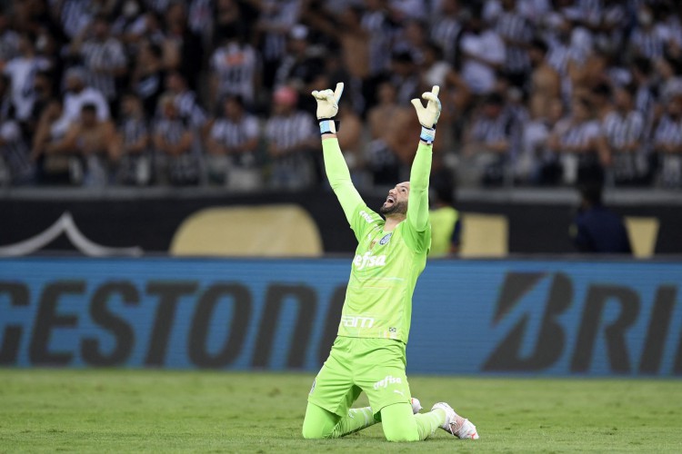 Weverton, goleiro do Palmeiras, comemorou gol de Dudu, que valeu classificação do time na final para a conquista da Taça Libertadores.