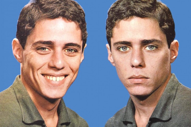 Capa de álbum de Chico Buarque viraliza como meme nas redes sociais