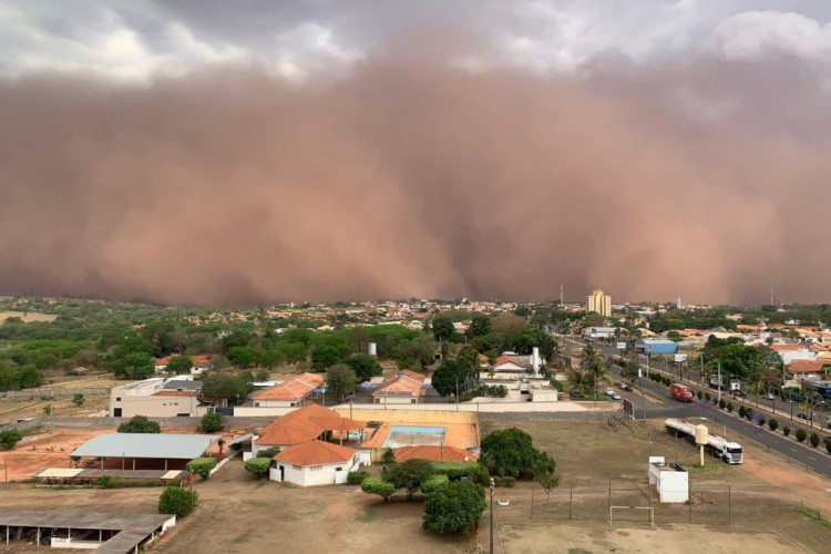 Tempestade assolou o céu de São Paulo