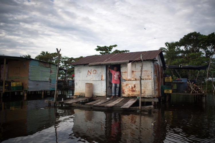  94,5% da população venezuelana é pobre e 76,6% está abaixo da linha da extrema pobreza