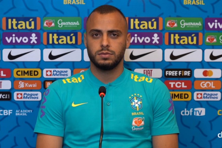 Atacante Arthur Cabral concedeu entrevista após se apresentar à seleção