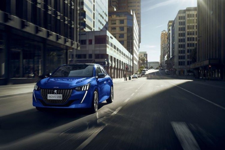 O novo Peugeot 208 segue em destaque com crescimento de 517% em volume de vendas em comparação a 2020