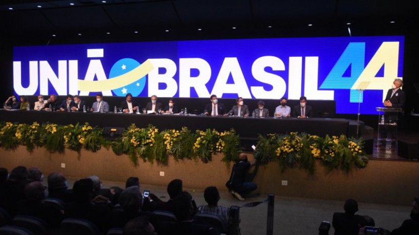 ￼FUSÃO dos dois partidos foi selada ontem em Brasília(foto: DEM - Divulgação)