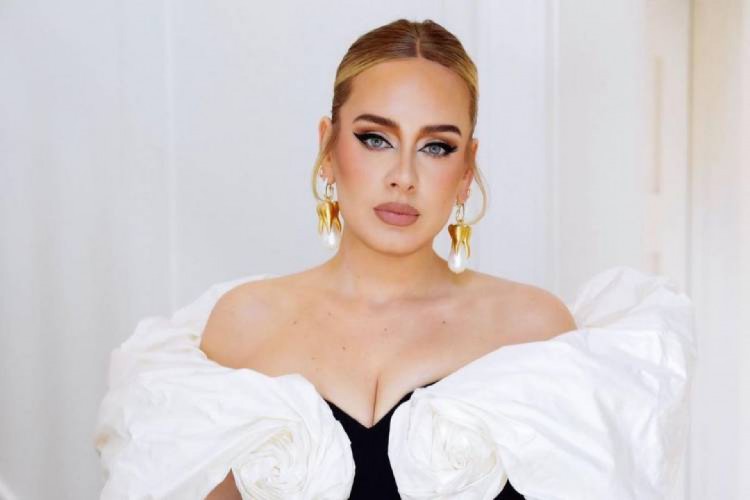 Adele fez entrevista-confissão para a Vogue antes do lançamento de seu próximo álbum