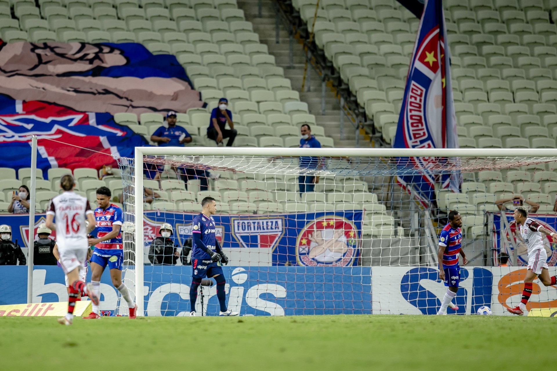 Defesa do Fortaleza tem sofrido maior parte dos gols em lances de bola parada (Foto: Aurelio Alves)