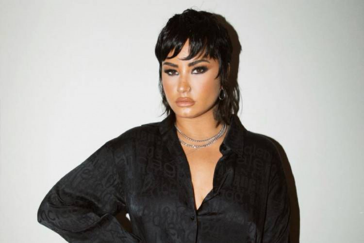 Demi Lovato fala sobre sua opinião acerca de extraterrestres