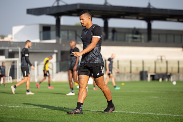 Volante Fernando Sobral em treino do Ceará no CT Joaquim Grava, do Corinthians, em São Paulo