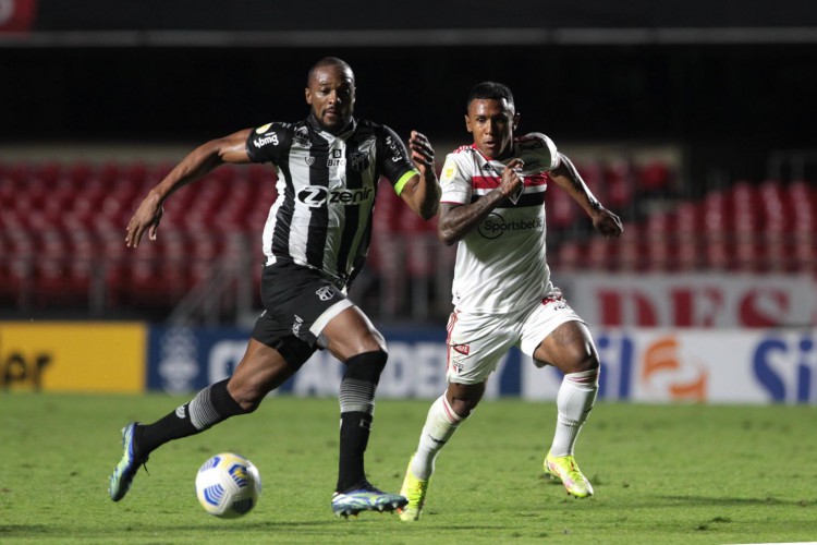 São Paulo e Ceará se enfrentam pelo Brasileirão 2022 neste sábado, 28; onde assistir ao vivo e horário do jogo.