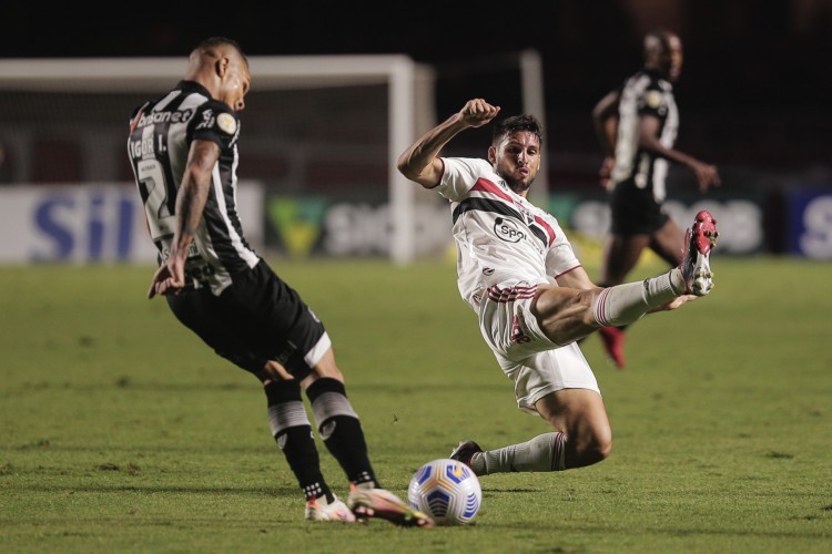 LATERAL Igor ganhou mais uma chance como titular