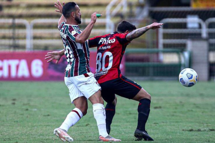 Athletico-PR e Fluminense se enfrentam pelo Brasileirão 2022 hoje, 3; onde assistir ao vivo e horário do jogo.