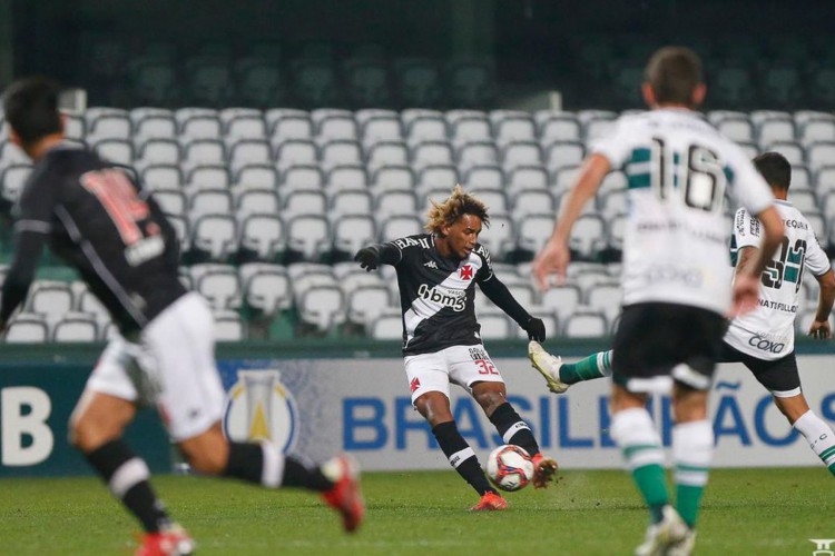 Vasco e Coritiba se enfrentam hoje, 16, pela Série B do Brasileiro. Veja onde assistir ao vivo à transmissão e qual horário do jogo. 