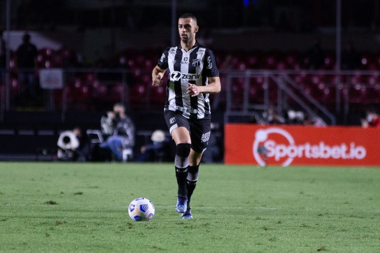 Zagueiro Gabriel Lacerda será titular do Ceará contra o Atlético-GO