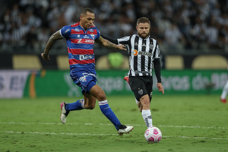 Zagueiro Titi foca em vitória contra o Athletico-PR, na Série A, antes de Fortaleza reencontrar o Atlético-MG pela Copa do Brasil