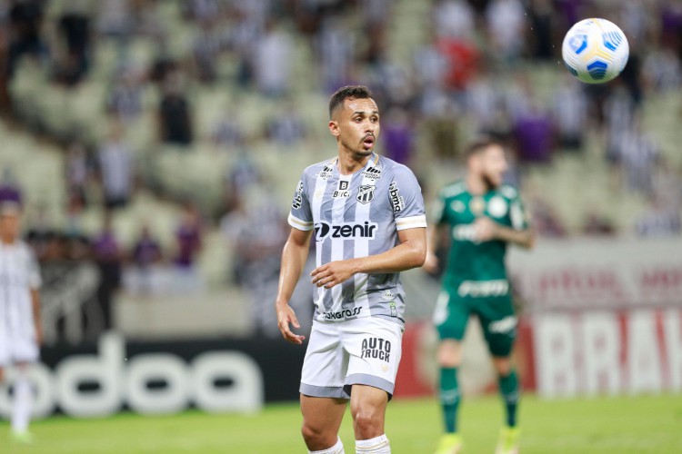 FORTALEZA-CE, BRASIL, 20-10-2021: Ceará x Palmeiras - Campeonato Brasileiro da Série A - 2021 - Estádio do Castelão. Ceará 1 x 2 Plameiras. 