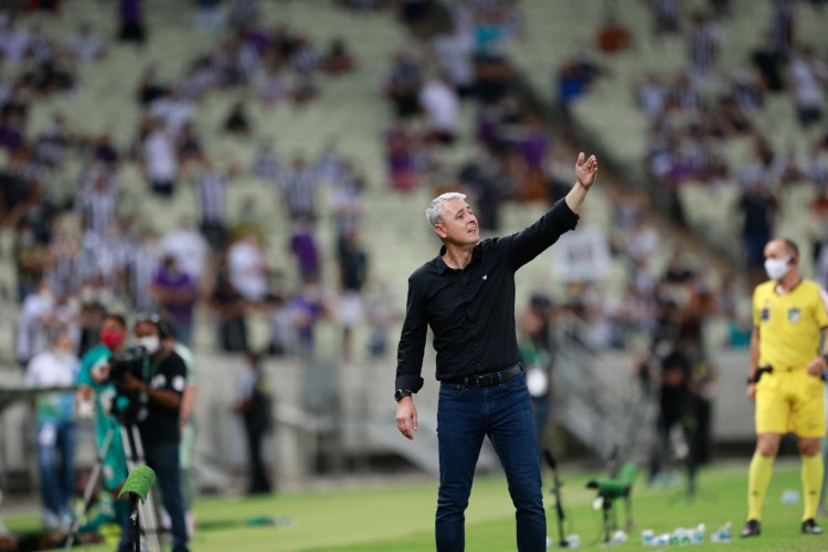 FORTALEZA-CE, BRASIL, 20-10-2021: Ceará x Palmeiras - Campeonato Brasileiro da Série A - 2021 - Estádio do Castelão. Ceará 1 x 2 Plameiras. 