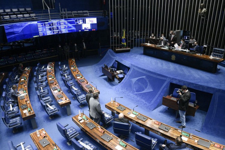 Plenário do Senado Federal durante sessão deliberativa semipresencial. Ordem do dia.

Plenário analisa indicações da Presidência da República para diretorias de agências reguladoras e para a recém-criada Autoridade Nacional de Proteção de Dados.

Mesa:
vice-presidente do Senado, senador Antonio Anastasia (PSD-MG);
presidente do Senado, senador Davi Alcolumbre (DEM-AP);
senador Jorge Kajuru (Cidadania-GO);
secretário-geral da Mesa, Luiz Fernando Bandeira de Mello Filho.

Foto: Pedro França/Agência Senado